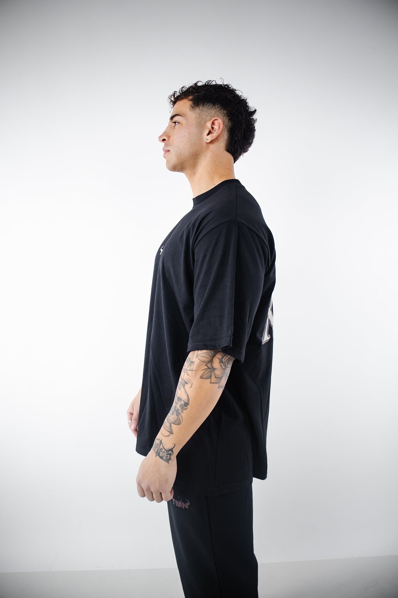 Polera Oversize Chapter XXX - Negra