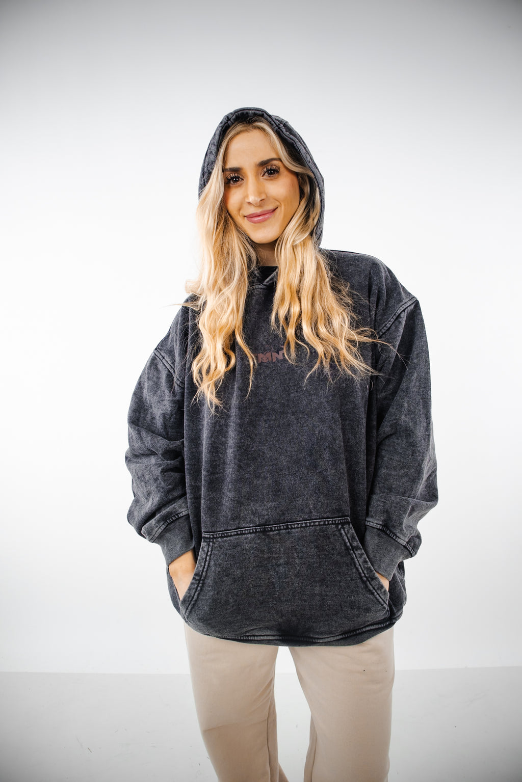 Polerón Cherry Acid Wash Mujer