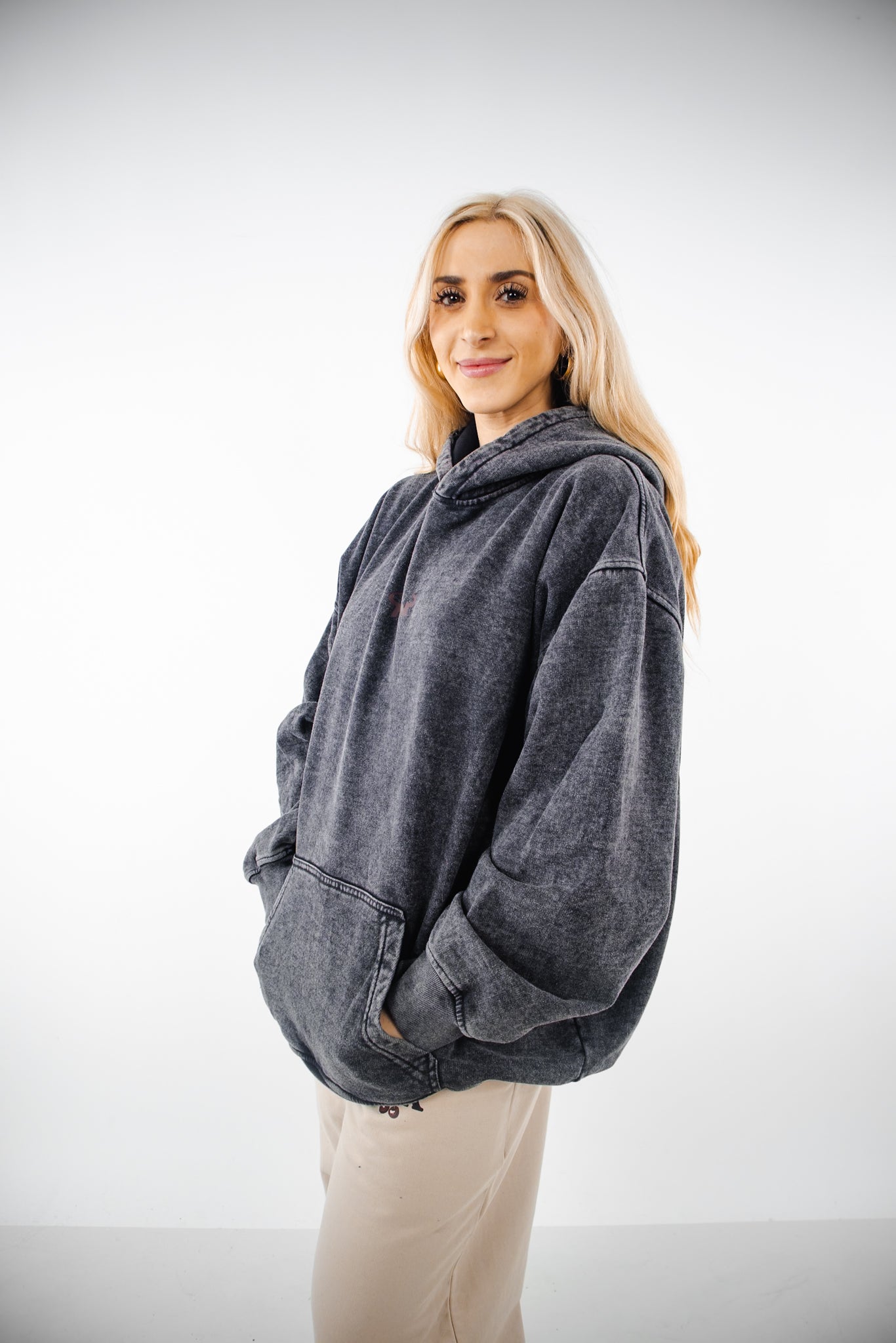 Polerón Cherry Acid Wash Mujer