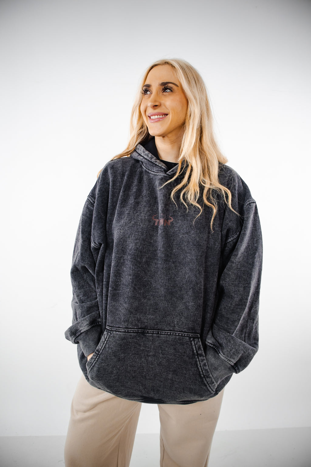 Polerón Cherry Acid Wash Mujer